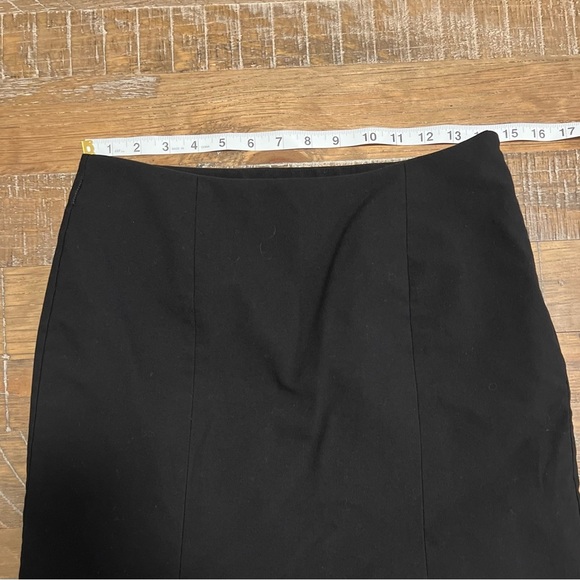 H&M Black Knee-Length A-Line Pleated Skirt - Picture 2 of 9